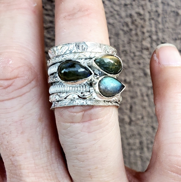 New Labradorite Silver Meditation Spinner Ring. - Picture 8 of 10